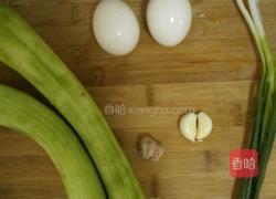 丝瓜炒鸡蛋的做法图解1