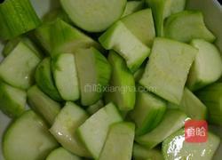 丝瓜炒鸡蛋的做法图解2