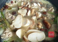 鲜菇红枣鸡汤的做法图解6