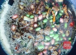 毛豆花生炖鸭腿的做法图解9