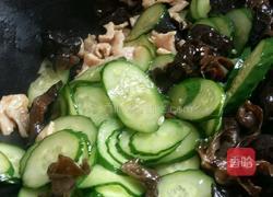 青瓜黑木耳炒瘦肉的做法图解7