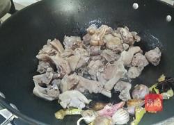 子姜焖鸭的做法图解3