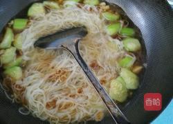 丝瓜油条米粉素汤(原创)的做法图解9