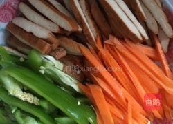 青椒炒酱干的做法图解1