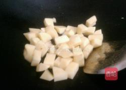 家常腩肉炆土豆的做法图解4
