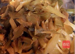 榨菜丝炒肉末的做法图解1