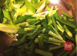 韭菜豆芽炒猪肝的做法图解3