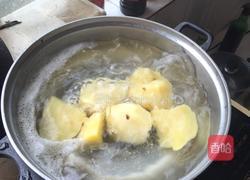 四季豆炒土豆的做法图解1