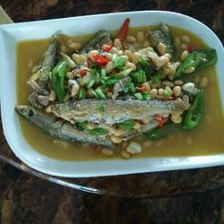 黄豆烧河鱼