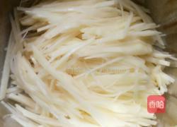 土豆丝鸡蛋摊饼的做法图解1