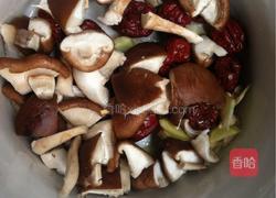 冬菇竹丝鸡汤的做法图解5