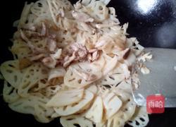 猪肉炒莲藕的做法图解7