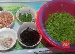 Illustration of how to make green vegetable fried rice 2