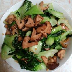 冬菇炒油菜的做法[图]