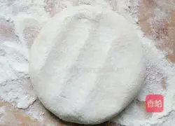 Illustration of how to make brown sugar stuffed dough cake 10