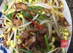 五花肉炒黄豆芽的做法图解8