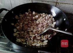 草菇炒肉的做法图解9