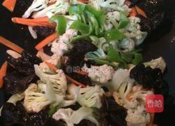 木耳炒花菜的做法图解6
