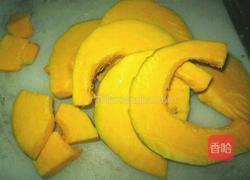 南瓜炒鸭蛋的做法图解3