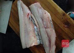 香辣鱼片的做法图解1