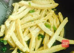 双椒脆豆腐的做法图解3
