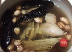 花生排骨瓦罐汤的做法图解4
