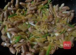 酸菜炒猪小肠的做法图解10