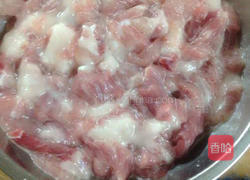 黄花菜木耳炒瘦肉的做法图解3