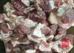 牛腩炖萝卜的做法图解3