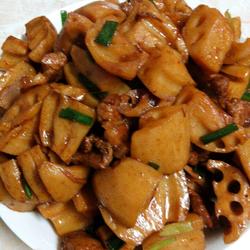 五花肉焖莲藕的做法[图]