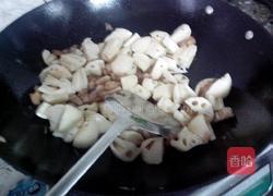 五花肉焖莲藕的做法图解7