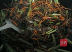 芹菜炒茶树菇的做法图解8