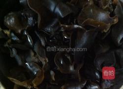 木耳炒鸡蛋的做法图解2