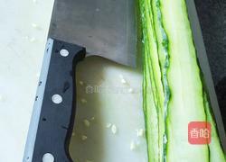 凉拌黄瓜小卷的做法图解1
