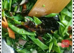 扁豆角炒香菇牛肉的做法图解13