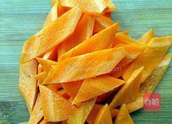 五花肉炒薄皮辣的做法图解3