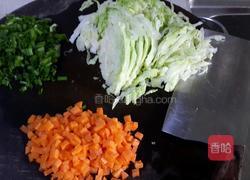 包菜肉沫饭的做法图解2