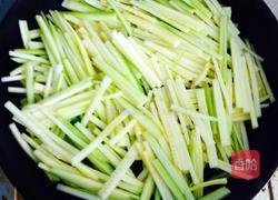 西葫芦炒木耳的做法图解3