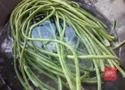 肉丝拌豇豆的做法图解3