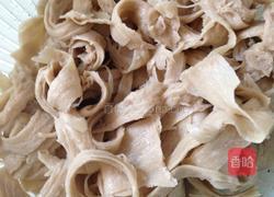 素炒手撕面筋的做法图解2