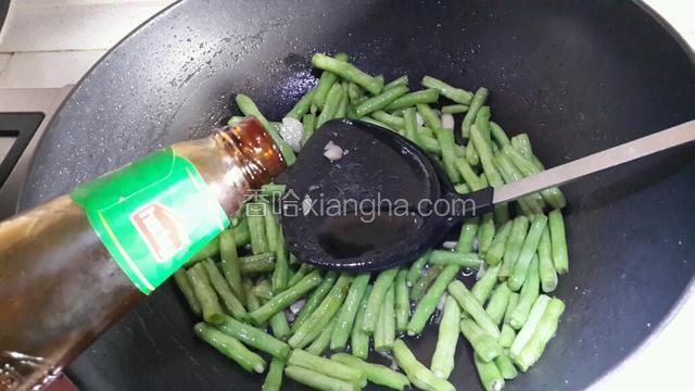 放少许蚝油。
