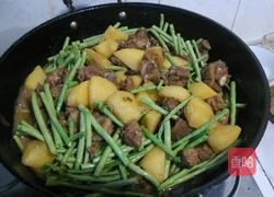 土豆烧排骨豇豆 五香味的做法图解5