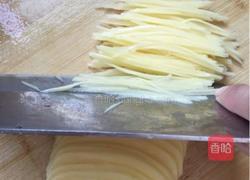 凉拌香辣土豆丝的做法图解2