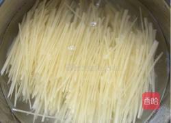 凉拌香辣土豆丝的做法图解3