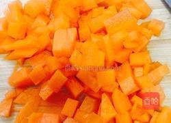 芹菜胡萝卜丁的做法图解4