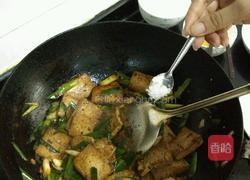 蒜苗炒豆腐的做法图解6