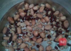 富贵子猪尾汤的做法图解3