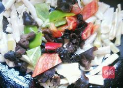 笋尖炒腊肉的做法图解5