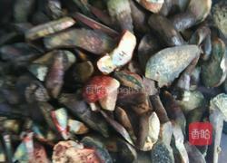 炒野生蘑菇的做法图解2