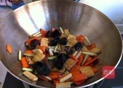 木耳炒豆腐的做法图解6